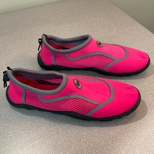 Kauai - hot pink water shoes. Size 8